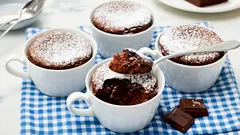 Chocolademuffin in een mok in 3 minuten: snel recept voor de magnetron