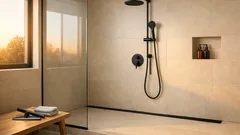 Waarom een drempelloze inloopdouche je badkamer groter laat lijken en sneller schoon houdt