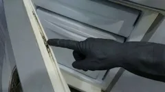 Wat moet je doen om schimmelvorming op het deurrubber van de koelkast te voorkomen?