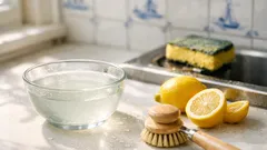 Zo maak je je keukenspons weer fris met een azijnbadje (en wanneer je ’m moet vervangen)